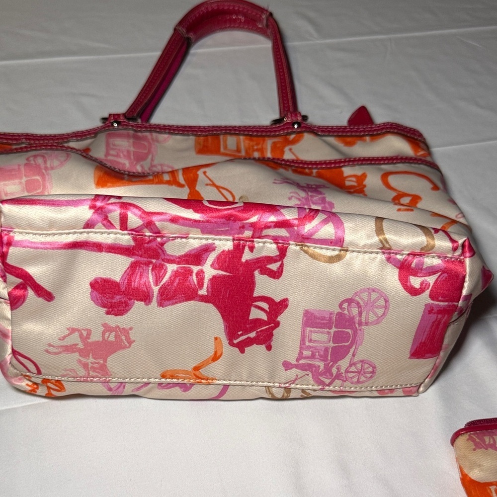 Coach Horse & Carriage Sateen Tote With Matching Pouch F14892 - Picture 10 of 17